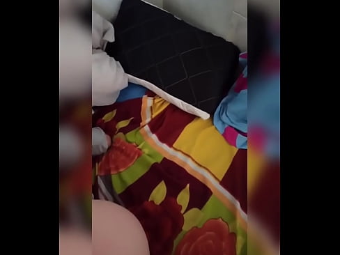 ❤️ Dakina ta zauna a gida ita kadai saboda mijinta ya tafi hutu sai na yi amfani da damar in yi mata fyade na cika mata gindi da nono. ️❌  a mu