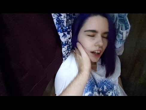 ❤️ Ya sami kanwata a cikin kabad ya taimaka mata ️❌ a mu